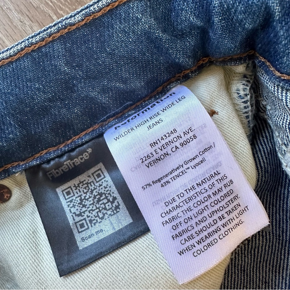 NWOT Reformation Jeans Wilder High Rise Wide Leg Jeans Cleary Wash Sz 26 - Picture 10 of 11